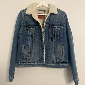 NWT LEVIS EX-BOYFRIEND SHERPA TRUCKER JACKET